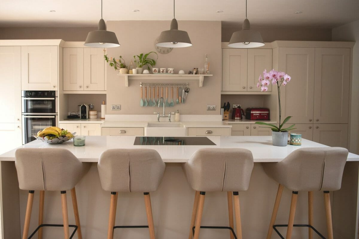 Kitchen Island with Stools