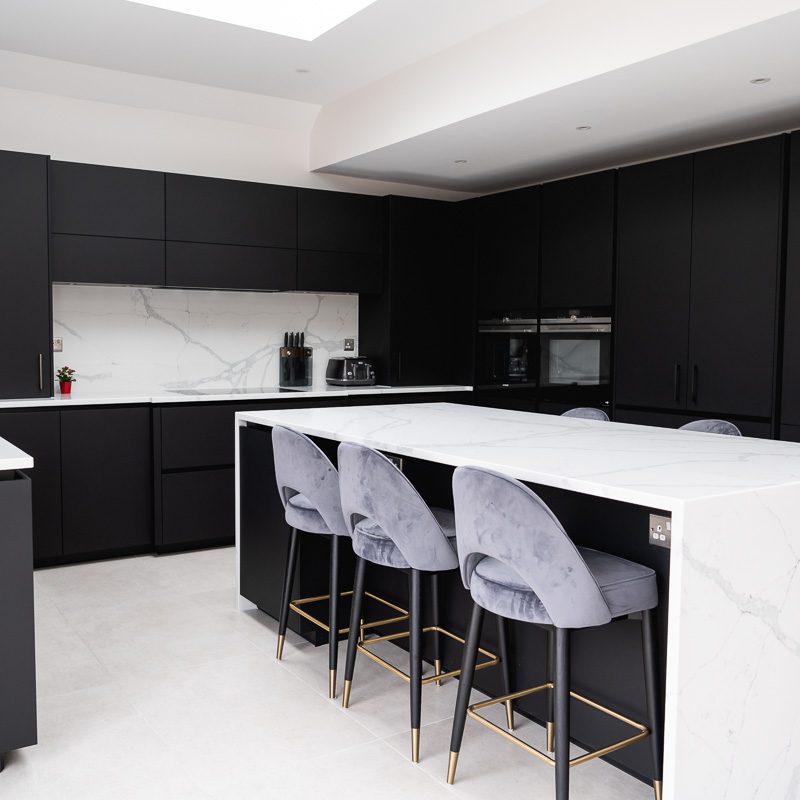 EBP - Sanderstead (5) Black and White Handleless Kitchen
